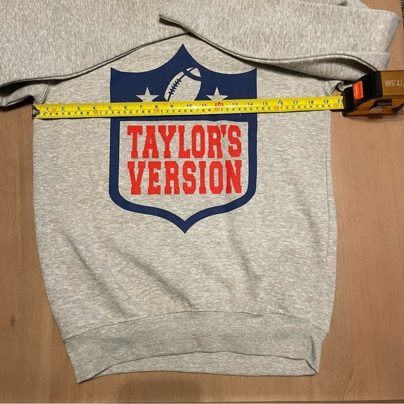 Women’s Lock the Label Taylor Swift Taylor’s Version NFL Sweater - Picture 5 of 5